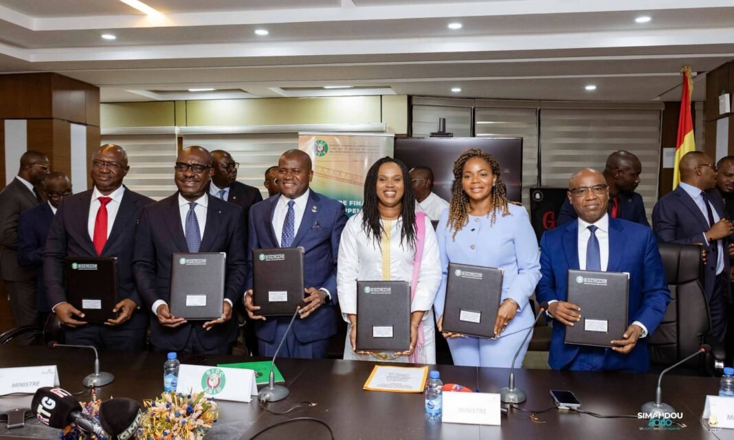 Guinée : 269,5 millions d’euros de prêts de la BIDC pour trois projets d’infrastructures Guinée : 269,5 millions d’euros de prêts de la BIDC pour trois projets d’infrastructures